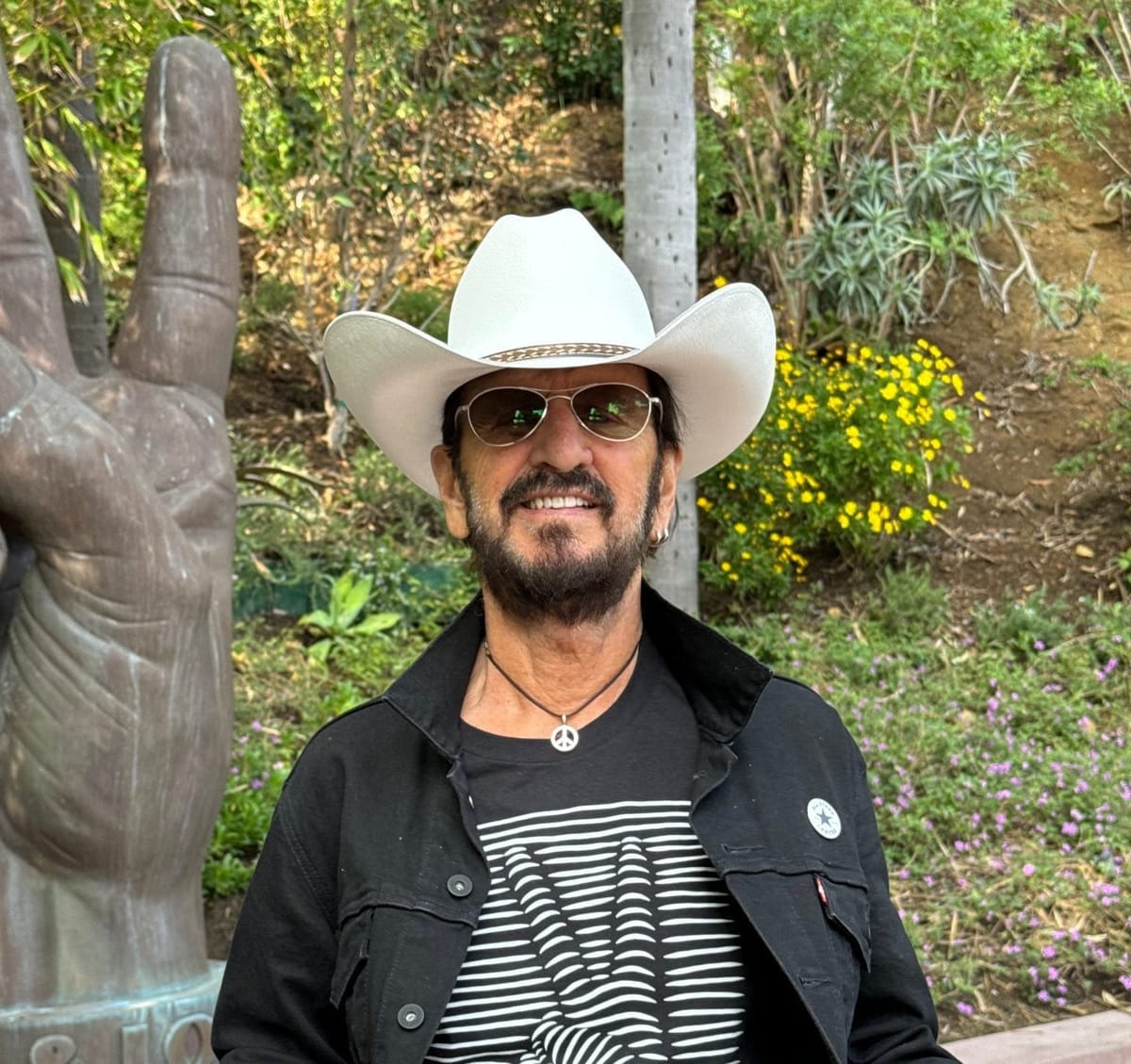 Ringo Starr announces new country album ‘Look Up” and shares lead single “Time On My Hands”