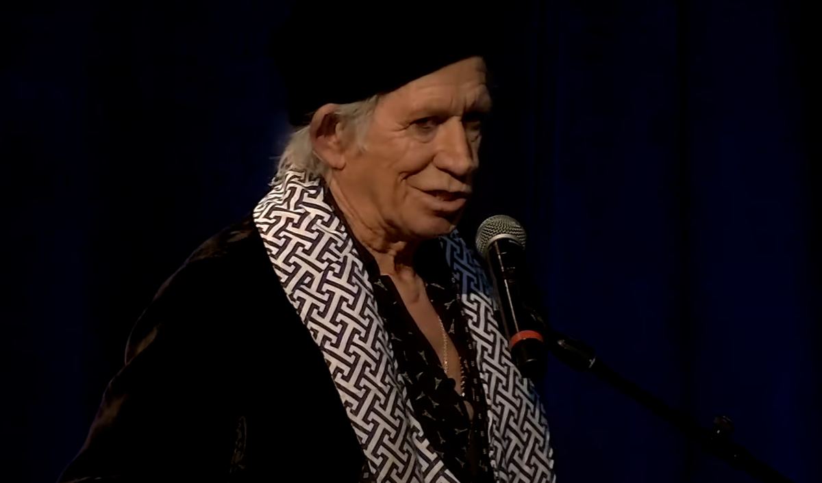 Keith Richards given first Connecticut Governor's Award, including a "Key to the State" and library card