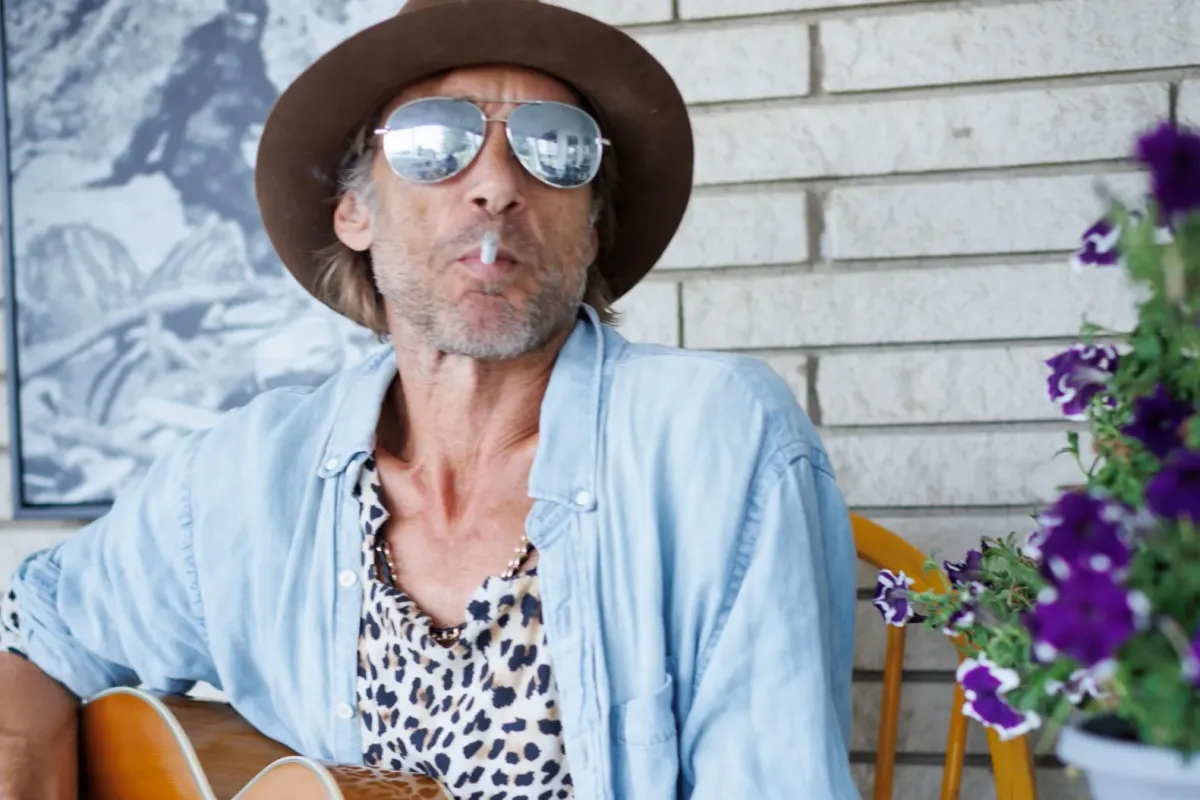 Todd Snider cancels tour, claiming he was "violently assaulted"