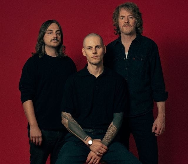 German experimental rock trio ZAHN release new single 'DIAABEND'