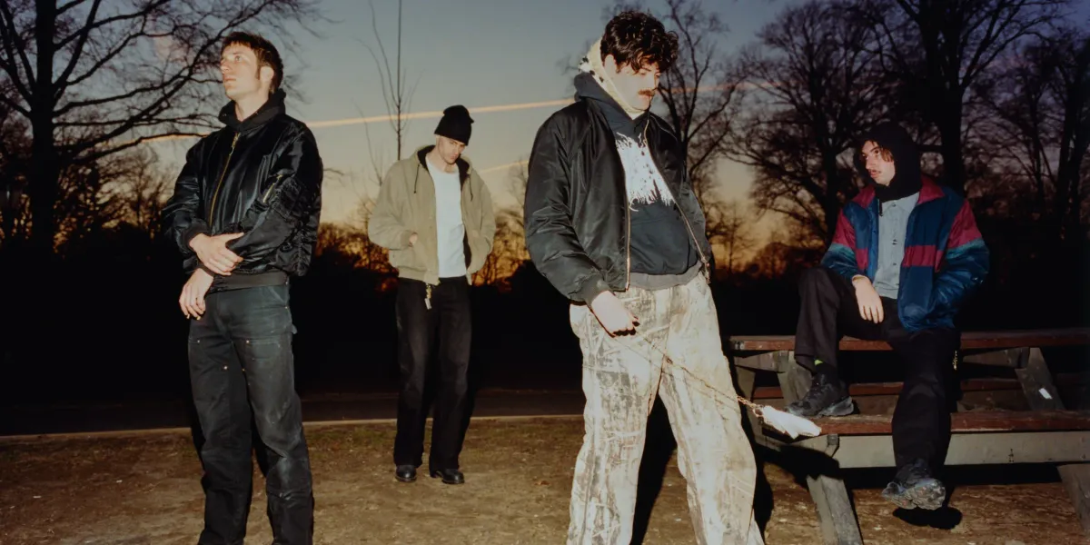 Model/Actriz surprise drop 'Swan Songs' EP