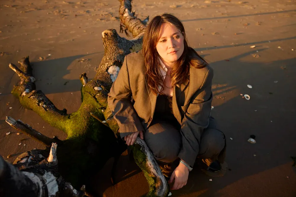 Wendy Eisenberg reimagines “Meaning Business” and “The Walls” on new release