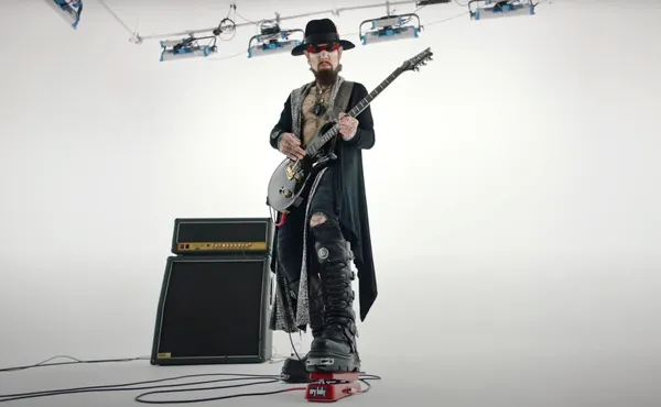 Jane's Addiction's Dave Navarro announces wah pedal collab with Supreme