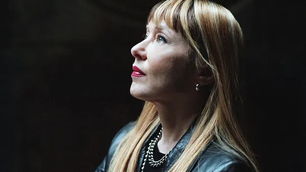 Suzanne Vega returns with 10th studio album, shares new single "Speakers' Corner"