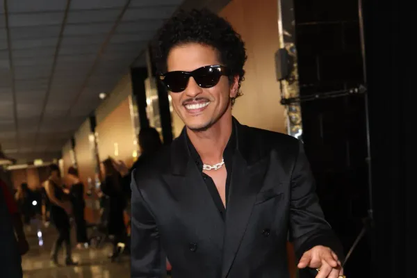 Featured image for Bruno Mars announces first solo record in a decade, lead single to drop Friday