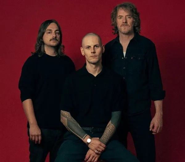 German experimental rock trio ZAHN release new single 'DIAABEND'