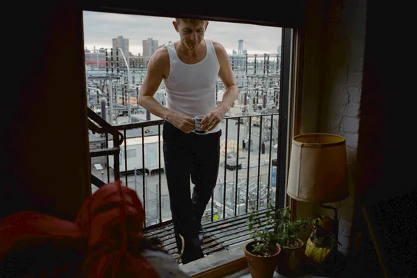 Buck Meek and Adrianne Lenker sing together on "Ring Of Fire"