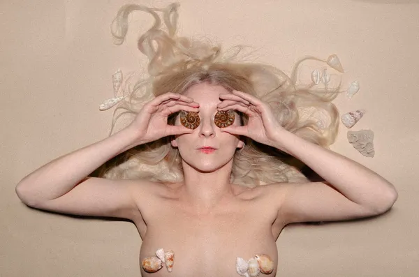 ionnalee brings a 15-year project out of hiding with a new three-part album series ‘MOUTH OF A RIVER’