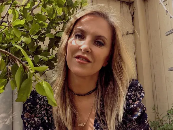 Liz Phair shares two unreleased songs on limited seven-inch vinyl