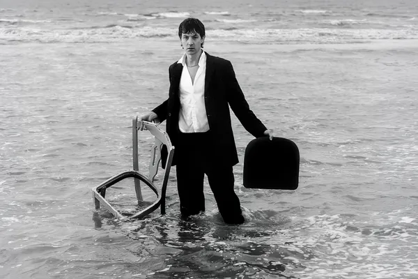 Daniel Pickard shares karaoke-style video for new single "Nominee"