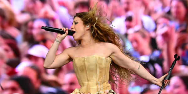 Slayyyter cancels remaining UK and European tour dates due to vocal cord injuries