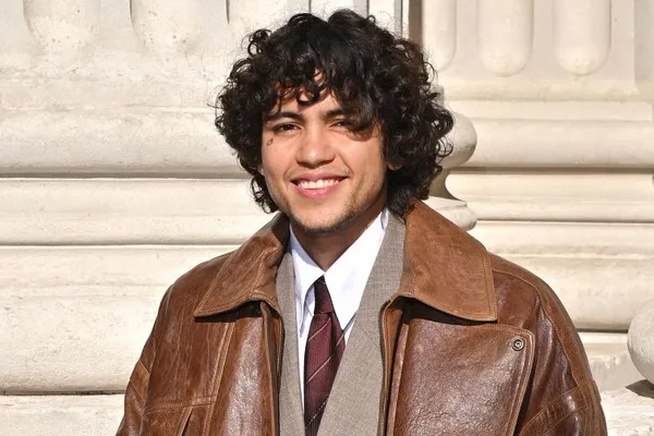 Dominic Fike announces features for ‘How to Quit Smoking’